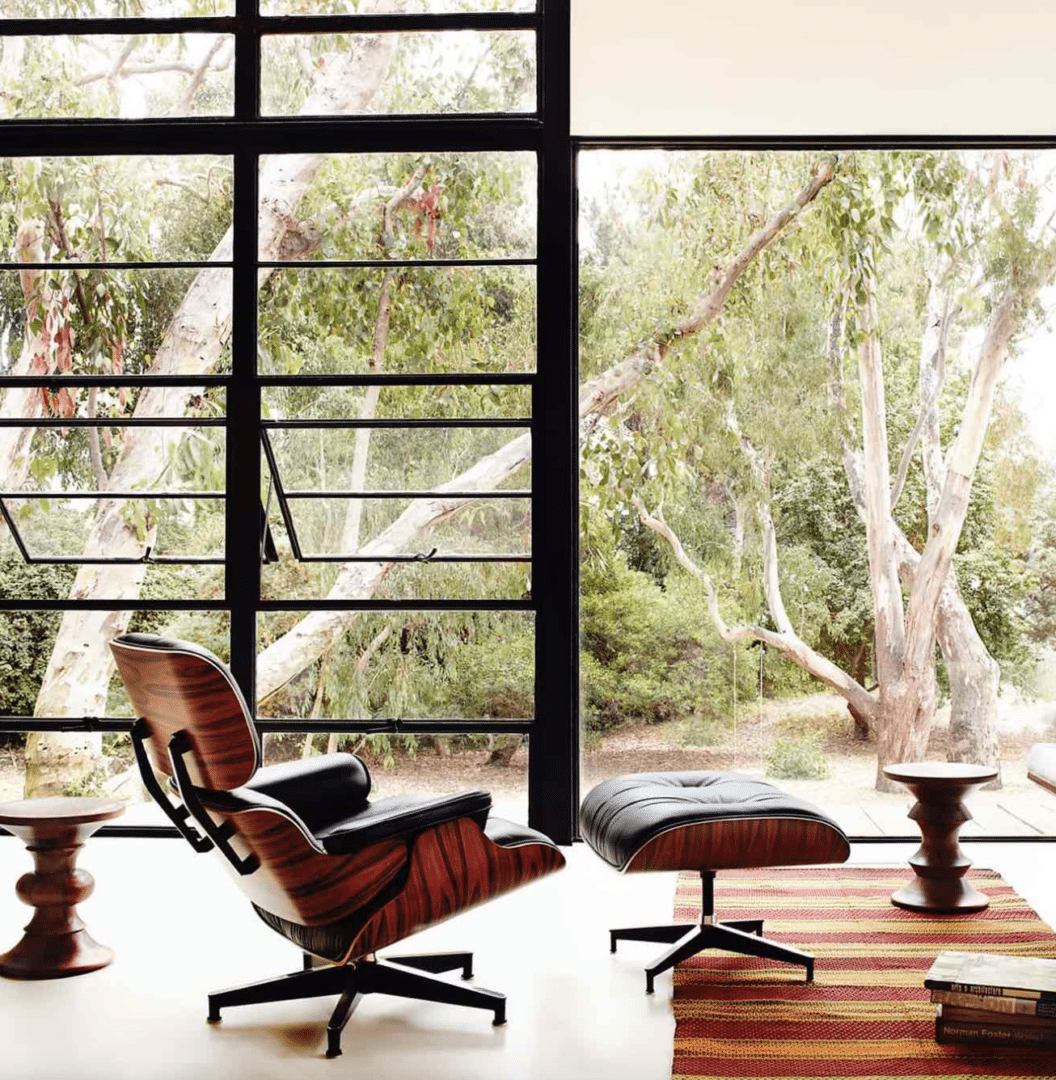 Herman Miller Aeron Classic Chair (Fixed Arms