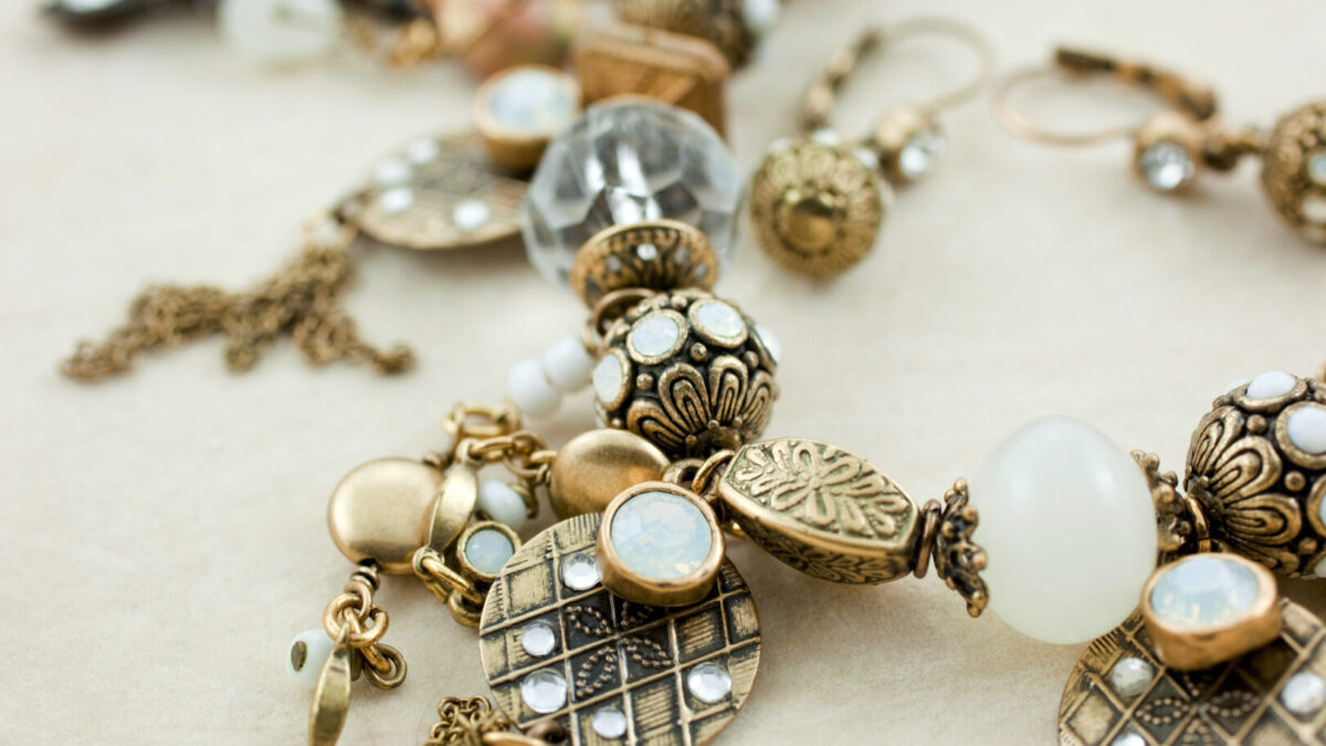 How-to-Tell-if-Your-Vintage-Jewelry-is-Valuable